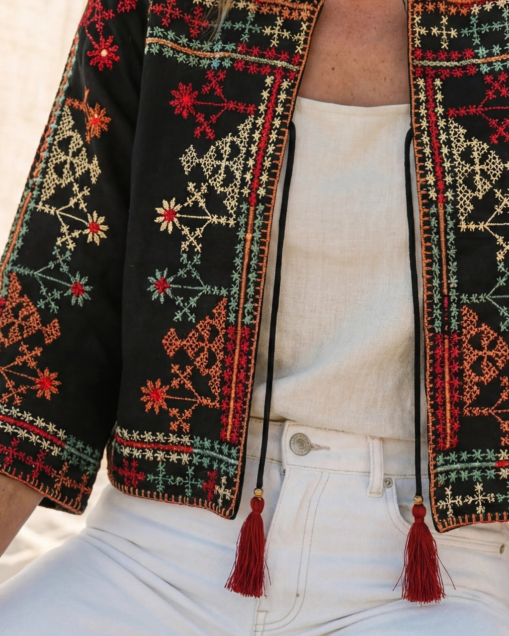 Cue Crop All Season Jacket - Black