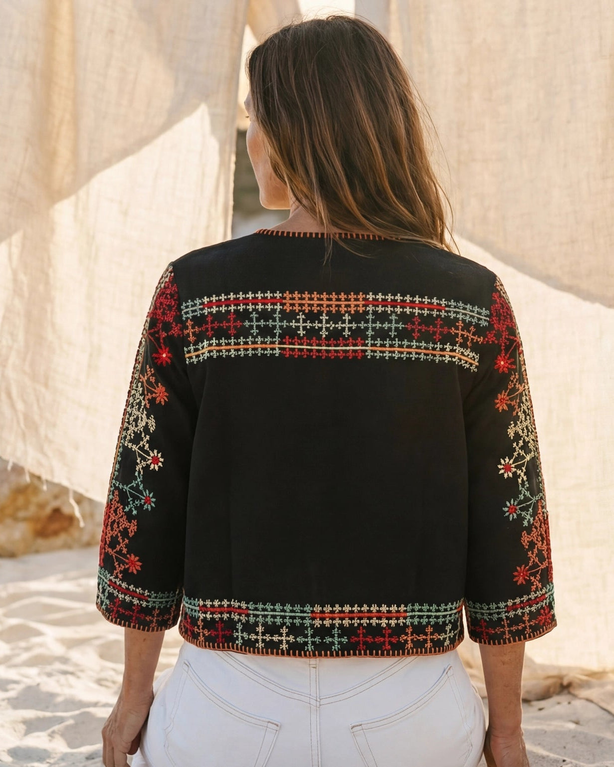 Cue Crop All Season Jacket - Black